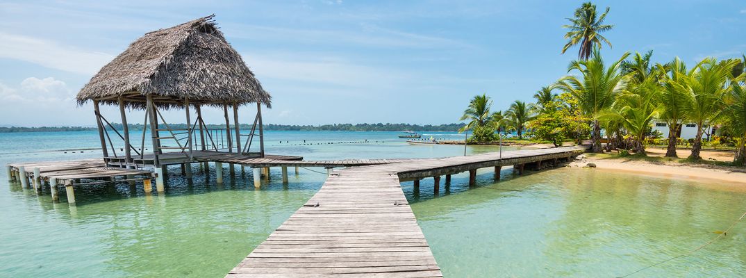 Steg am Strand von Panama