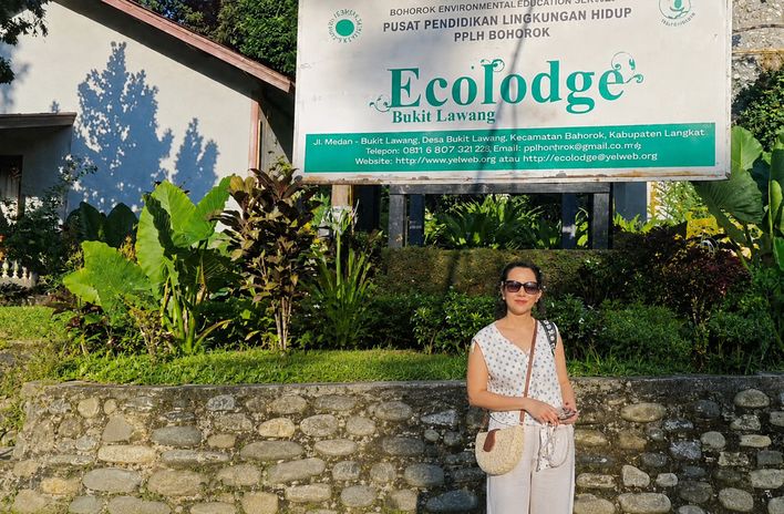 Mitarbeiterin Fatimah zu Besuch in deiner EcoLodge auf Sumatra in Indonesien