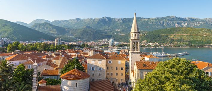 Blick auf die Stadt Budva in Montenegro