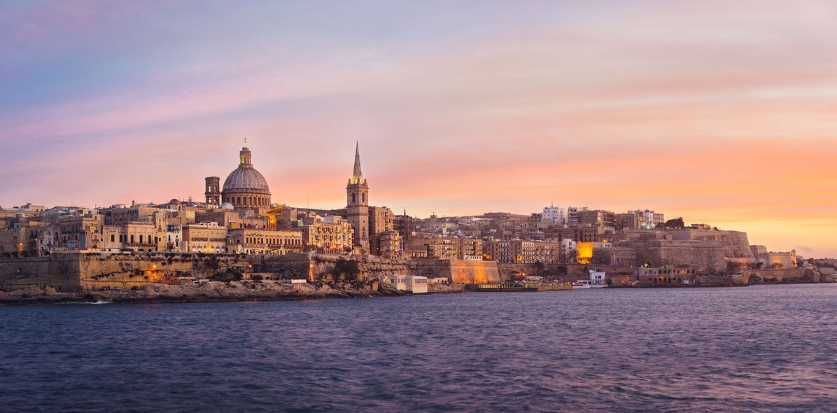Blick auf Valletta bei Sonnenuntergang