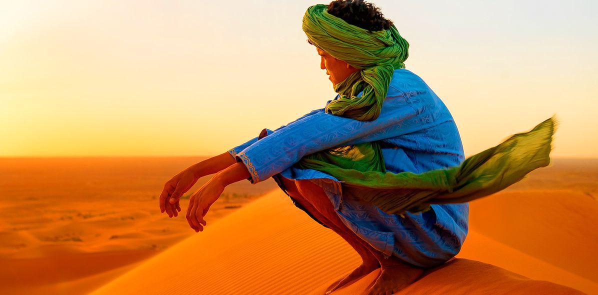 Marokkaner auf einer Sanddüne in der Sahara
