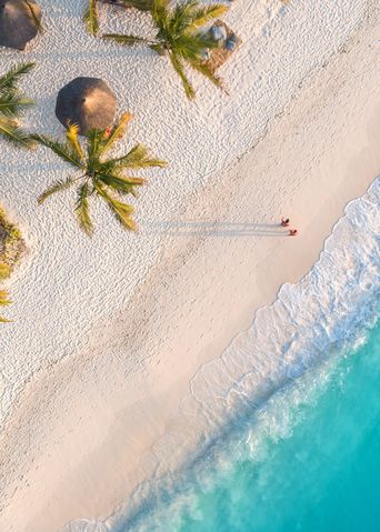 Luftaufnahme von Strand auf Sansibar